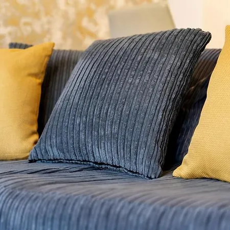 Luxury Centre Townhouse With Free Parking - Sleeps 4 - Perfect For Contractors, Business Travellers, Families And Other Groups - Near Bullring, Newstreet, Selfridges, Nec, Nia & Airport Apartament Birmingham