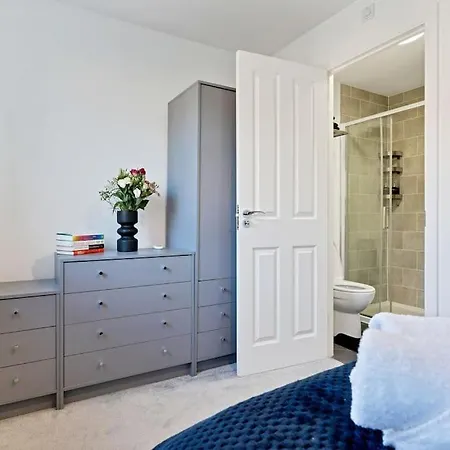 Luxury Centre Townhouse With Free Parking - Sleeps 4 - Perfect For Contractors, Business Travellers, Families And Other Groups - Near Bullring, Newstreet, Selfridges, Nec, Nia & Airport Apartament *